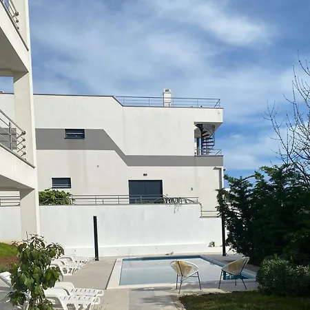 Carlotta Apartment *